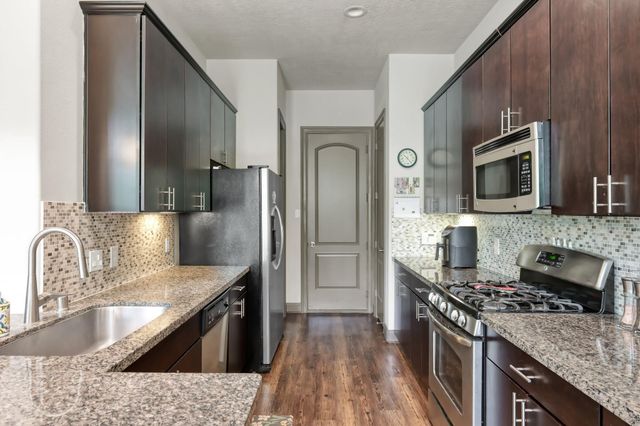 18 Aventura Place, Spring, TX 77389
