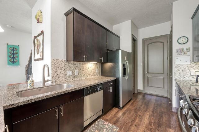 18 Aventura Place, Spring, TX 77389