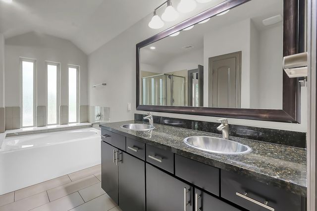 18 Aventura Place, Spring, TX 77389