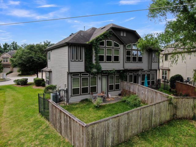 18 Aventura Place, Spring, TX 77389