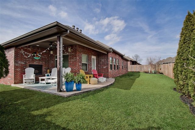 6307 S 58th Street, Rogers, AR 72758