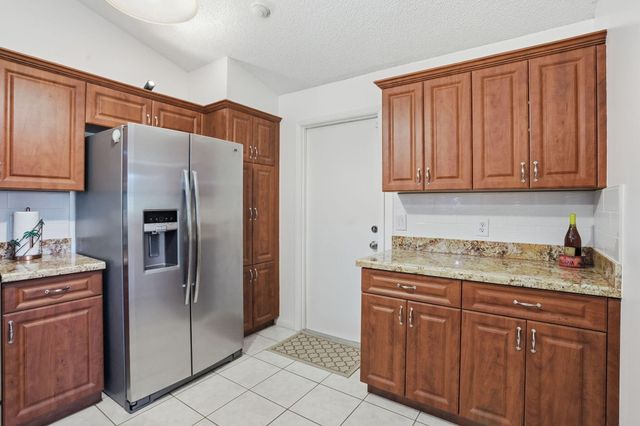 7930 Lake Sands Drive, Delray Beach, FL 33446