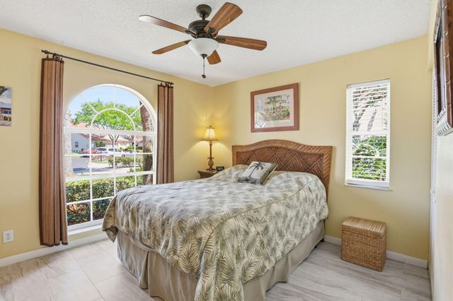 7930 Lake Sands Drive, Delray Beach, FL 33446