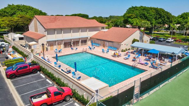 7930 Lake Sands Drive, Delray Beach, FL 33446