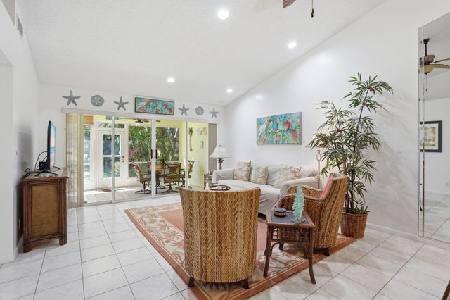 7930 Lake Sands Drive, Delray Beach, FL 33446