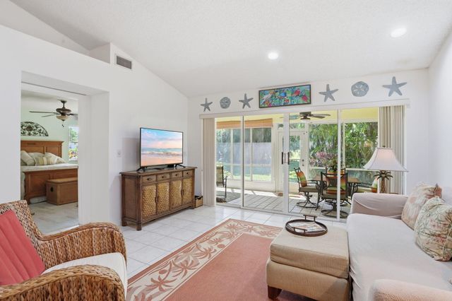 7930 Lake Sands Drive, Delray Beach, FL 33446