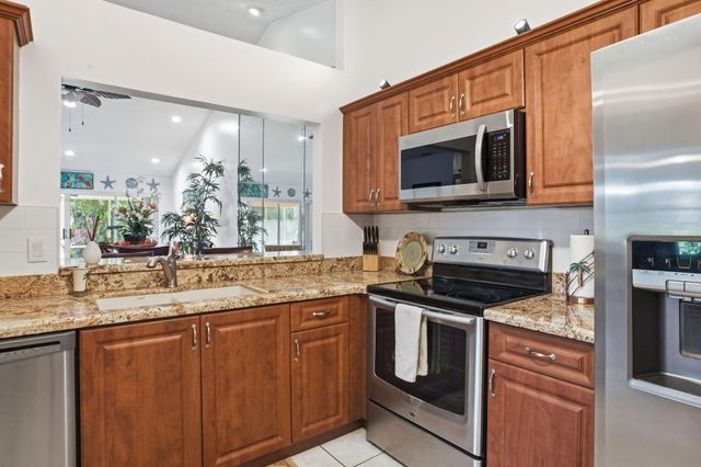 7930 Lake Sands Drive, Delray Beach, FL 33446