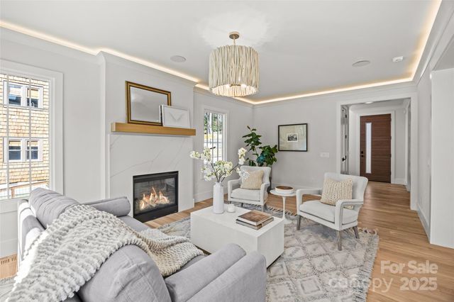 1607 Tippah Park Court, Charlotte, NC 28205