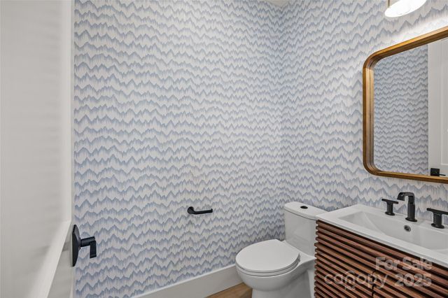 1607 Tippah Park Court, Charlotte, NC 28205