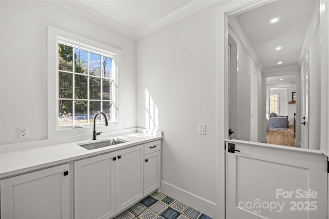 1607 Tippah Park Court, Charlotte, NC 28205