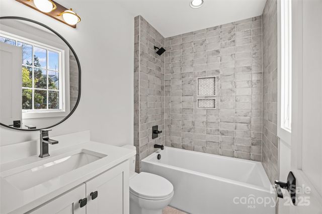 1607 Tippah Park Court, Charlotte, NC 28205