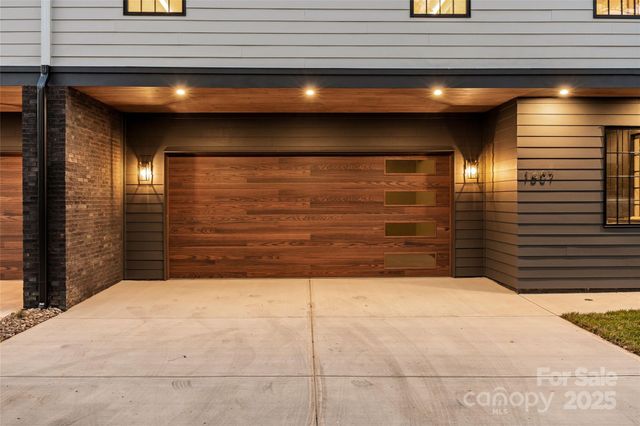 1607 Tippah Park Court, Charlotte, NC 28205