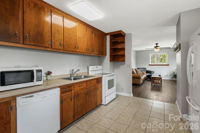 194 Carolina Avenue, Brevard, NC 28712
