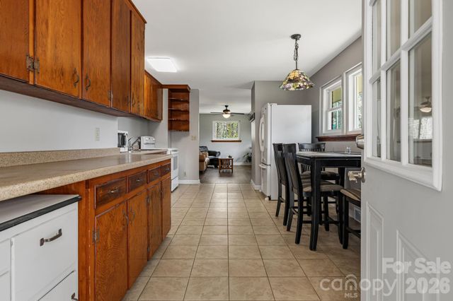 194 Carolina Avenue, Brevard, NC 28712