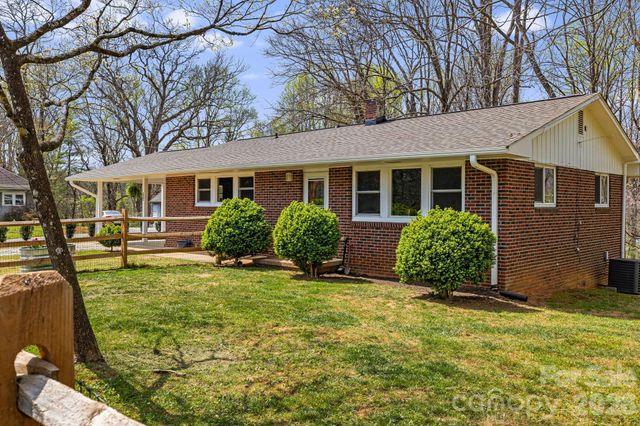 194 Carolina Avenue, Brevard, NC 28712