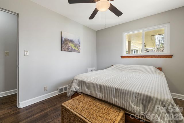 194 Carolina Avenue, Brevard, NC 28712