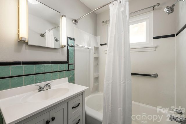 194 Carolina Avenue, Brevard, NC 28712