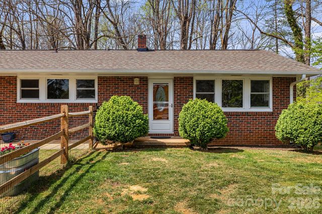 194 Carolina Avenue, Brevard, NC 28712