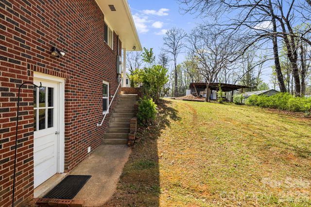 194 Carolina Avenue, Brevard, NC 28712