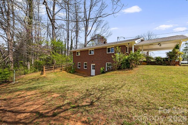 194 Carolina Avenue, Brevard, NC 28712