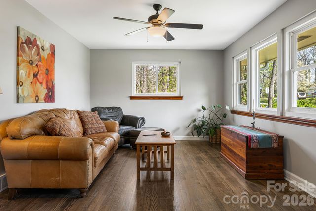 194 Carolina Avenue, Brevard, NC 28712