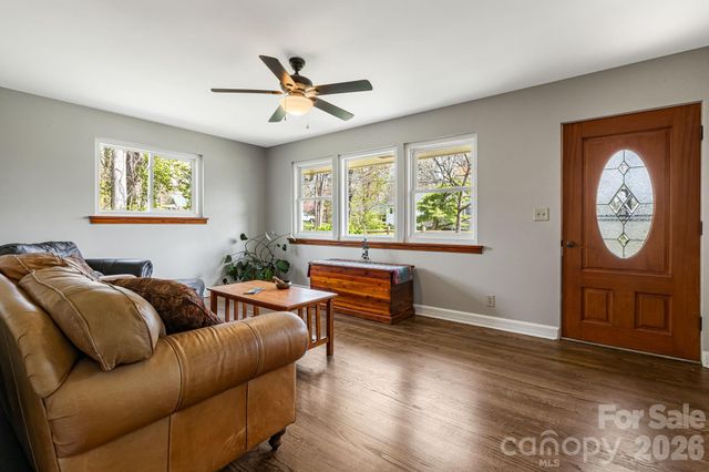 194 Carolina Avenue, Brevard, NC 28712
