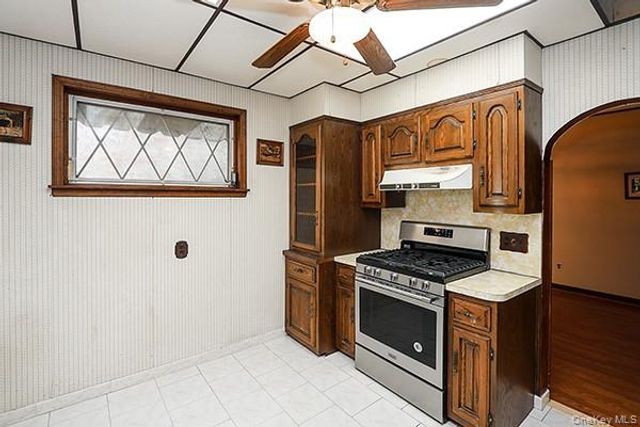 7746 79th Place, Glendale, NY 11385