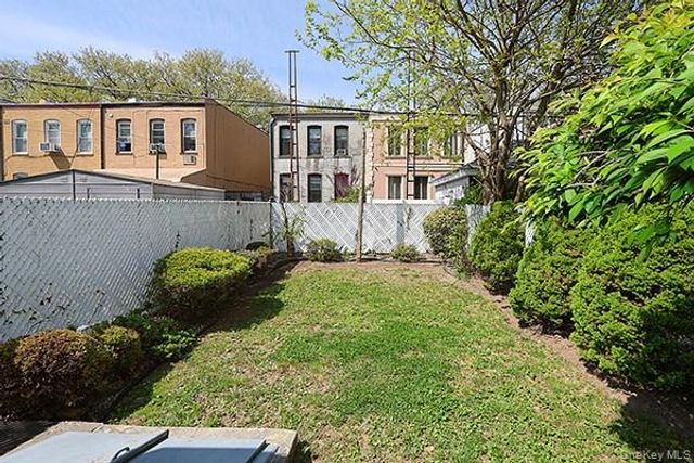 7746 79th Place, Glendale, NY 11385