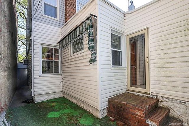 7746 79th Place, Glendale, NY 11385