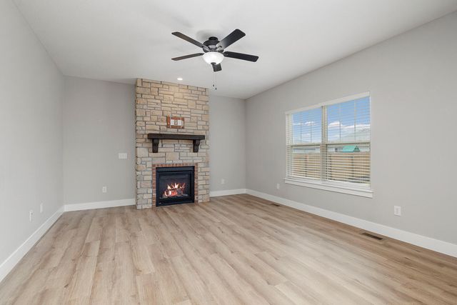 757 N Glenwood Avenue, Republic, MO 65738