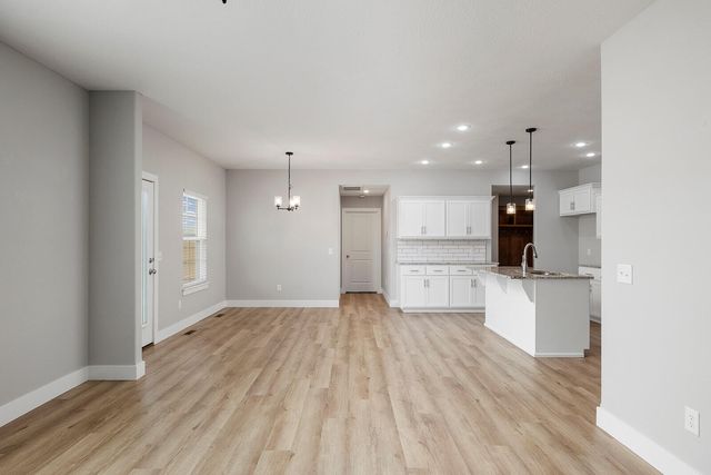 757 N Glenwood Avenue, Republic, MO 65738