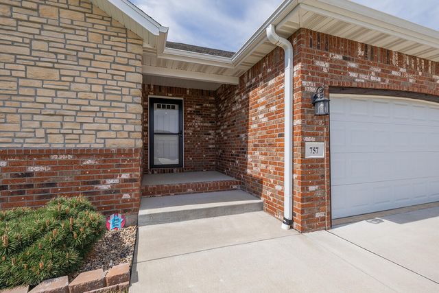757 N Glenwood Avenue, Republic, MO 65738