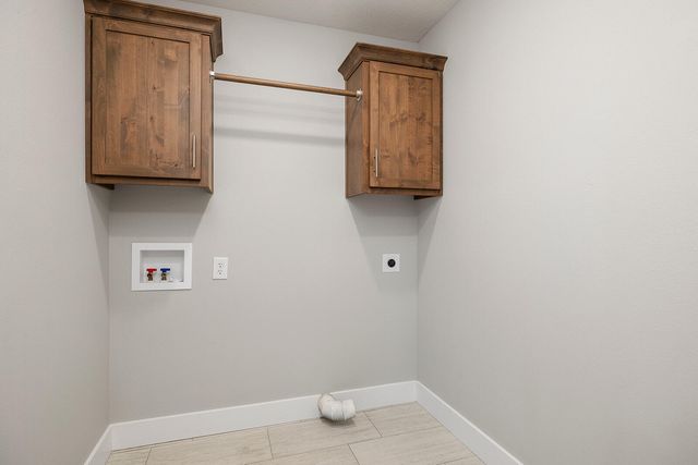 757 N Glenwood Avenue, Republic, MO 65738