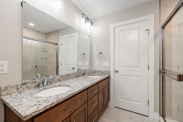 757 N Glenwood Avenue, Republic, MO 65738