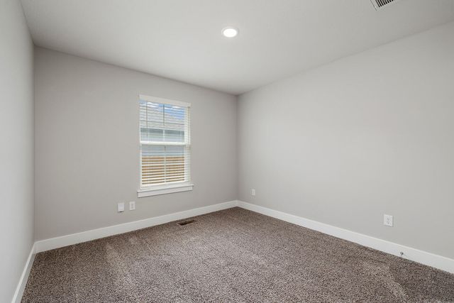 757 N Glenwood Avenue, Republic, MO 65738