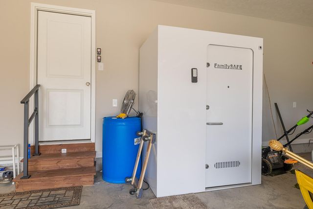 757 N Glenwood Avenue, Republic, MO 65738