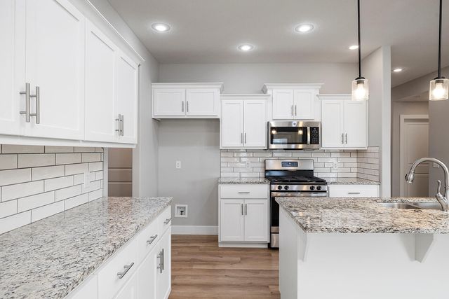 757 N Glenwood Avenue, Republic, MO 65738