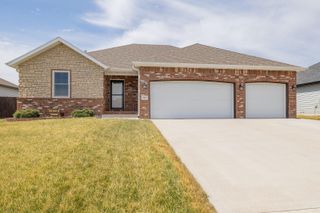757 N Glenwood Avenue, Republic, MO 65738