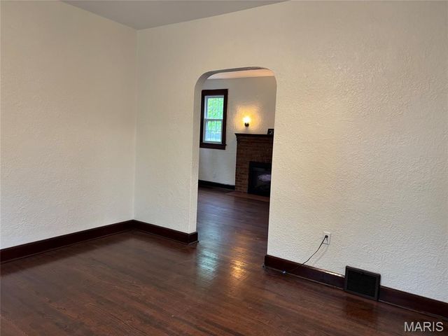 910 N Church Street, Belleville, IL 62220