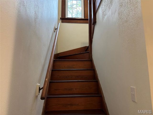 910 N Church Street, Belleville, IL 62220