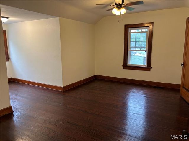 910 N Church Street, Belleville, IL 62220
