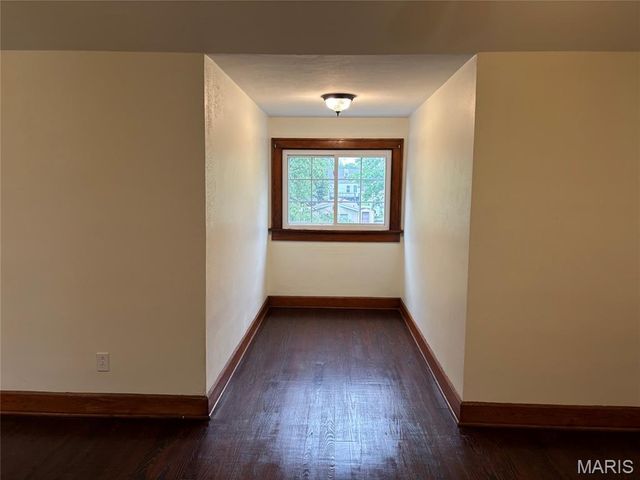 910 N Church Street, Belleville, IL 62220