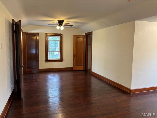 910 N Church Street, Belleville, IL 62220
