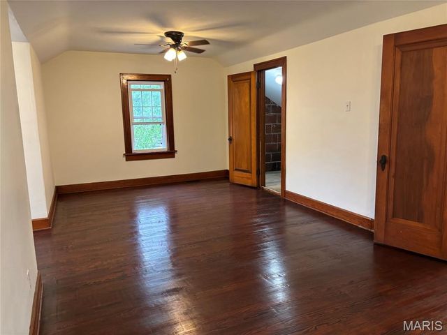 910 N Church Street, Belleville, IL 62220