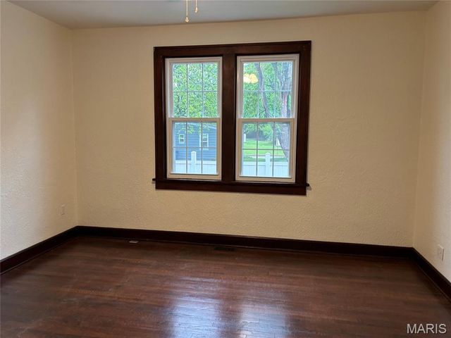 910 N Church Street, Belleville, IL 62220