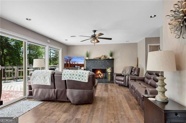 6275 Woodlake Drive, Buford, GA 30518