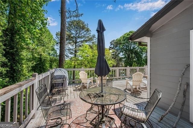 6275 Woodlake Drive, Buford, GA 30518