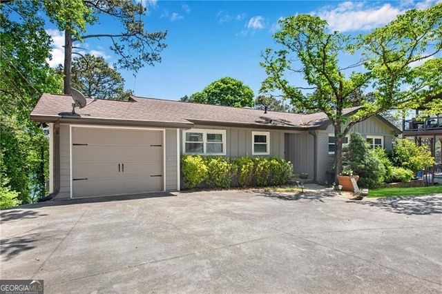6275 Woodlake Drive, Buford, GA 30518