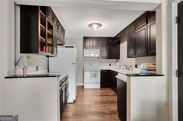 6275 Woodlake Drive, Buford, GA 30518