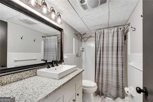 6275 Woodlake Drive, Buford, GA 30518